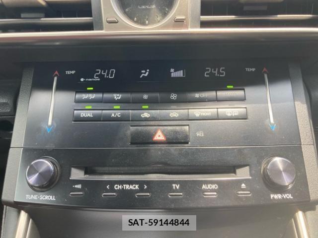 Lexus IS 2014-02 8230616-24