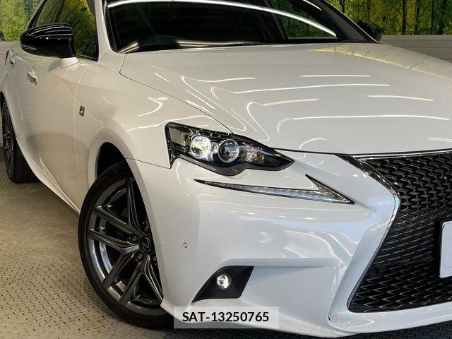 Lexus IS 2014-02 8230608-11