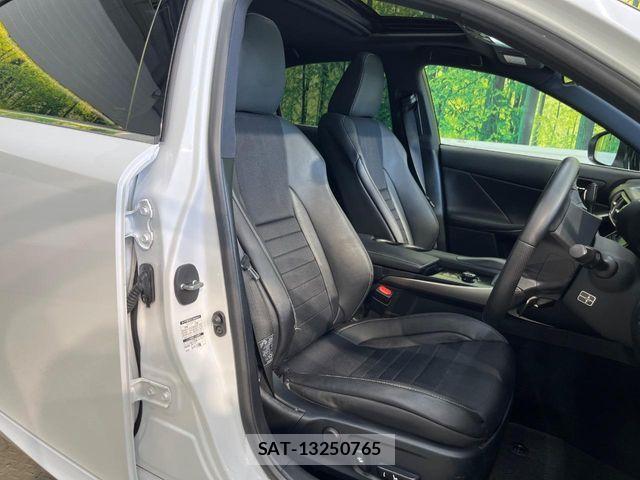 Lexus IS 2014-02 8230608-7