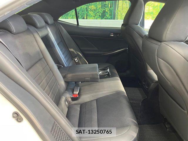 Lexus IS 2014-02 8230608-8