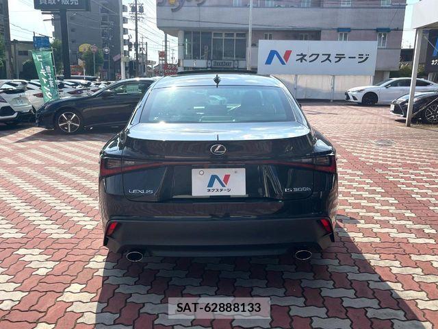 Lexus IS 2022-07 8315178-14