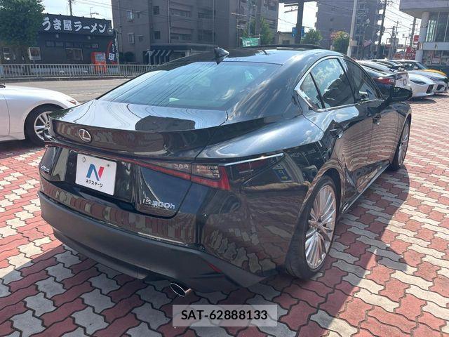 Lexus IS 2022-07 8315178-16