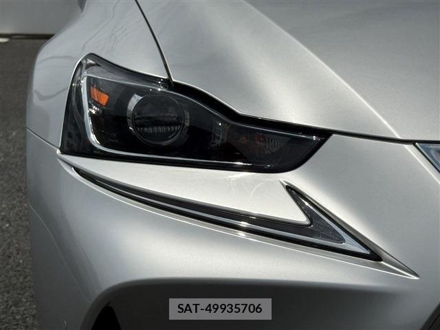 Lexus IS 2019-12 8315179-11