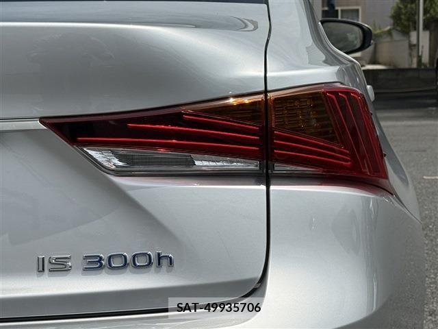 Lexus IS 2019-12 8315179-13
