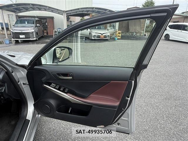 Lexus IS 2019-12 8315179-23