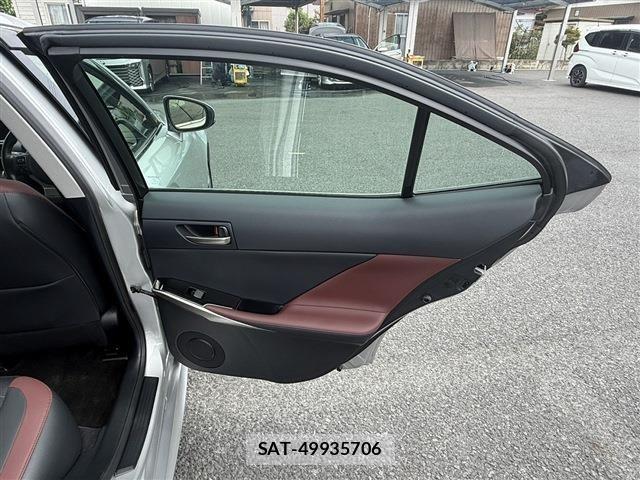 Lexus IS 2019-12 8315179-24