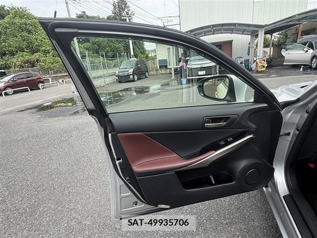 Lexus IS 2019-12 8315179-27
