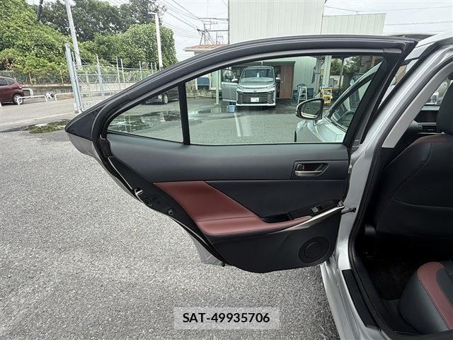 Lexus IS 2019-12 8315179-28