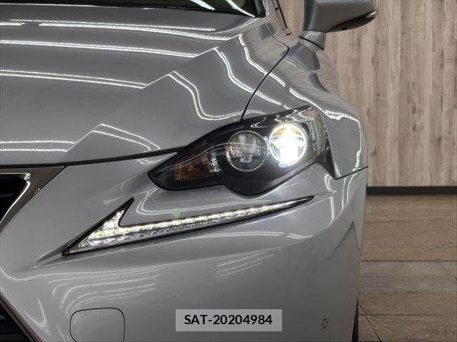 Lexus IS 2015-08 8336548-11