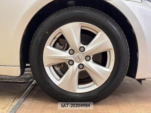 Lexus IS 2015-08 8336548-13