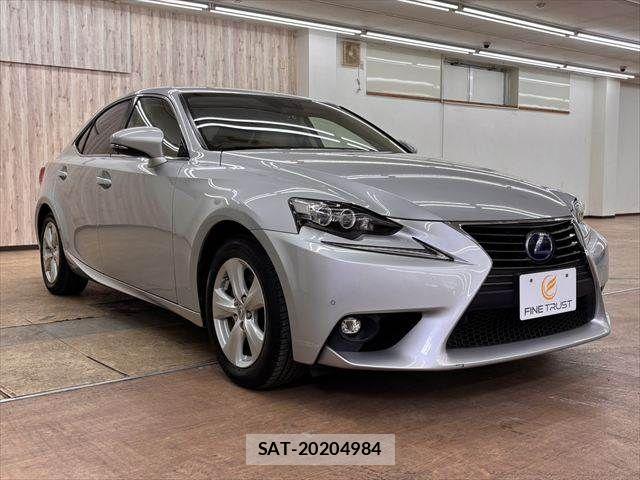 Lexus IS 2015-08 8336548-15