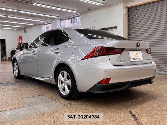 Lexus IS 2015-08 8336548-19