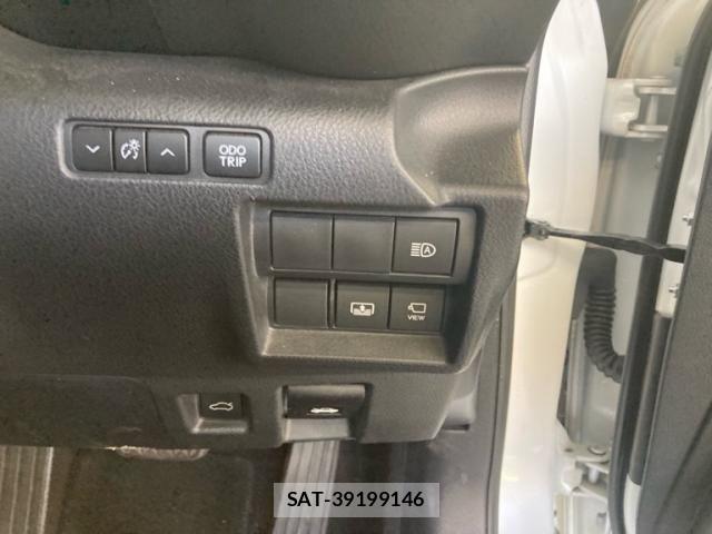Lexus IS 2021-02 8336541-11