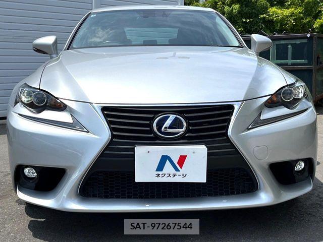 Lexus IS 2016-03 8336545-11