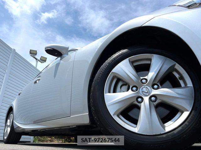 Lexus IS 2016-03 8336545-14