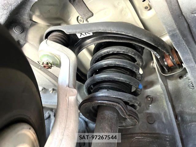Lexus IS 2016-03 8336545-19