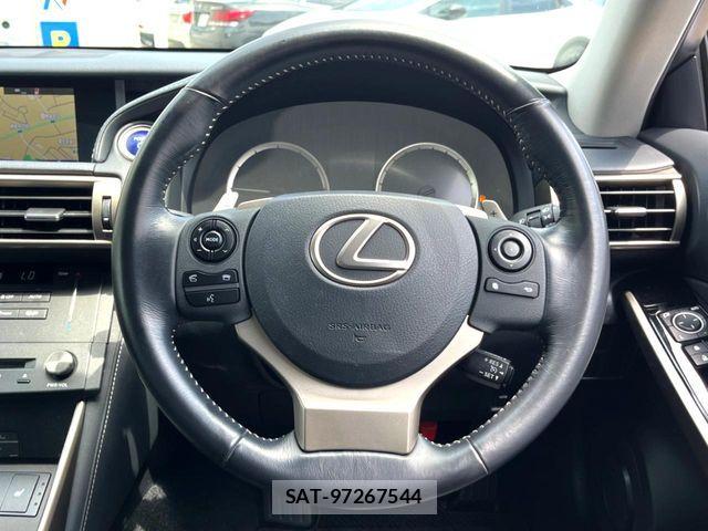 Lexus IS 2016-03 8336545-7