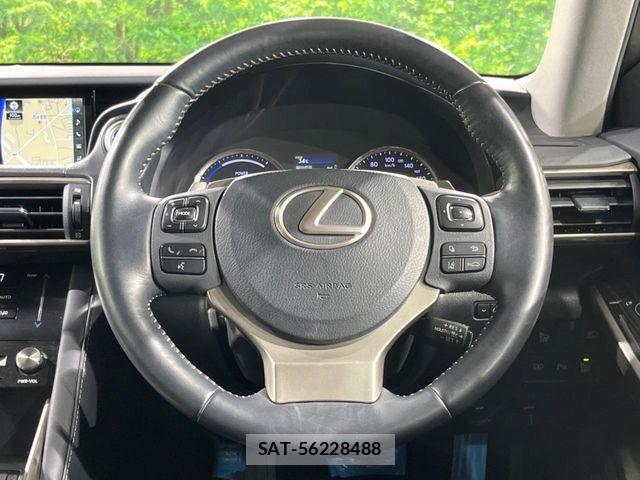Lexus IS 2018-02 8336540-10