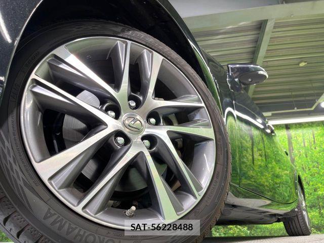 Lexus IS 2018-02 8336540-12