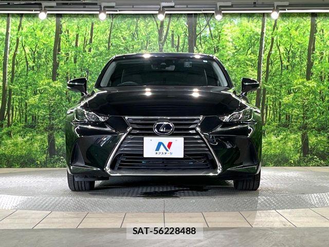 Lexus IS 2018-02 8336540-13