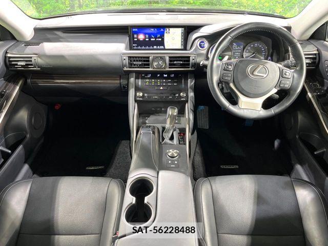 Lexus IS 2018-02 8336540-1