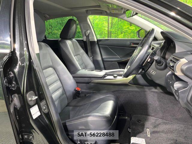 Lexus IS 2018-02 8336540-7