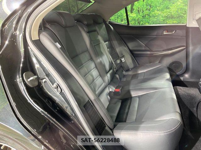 Lexus IS 2018-02 8336540-8