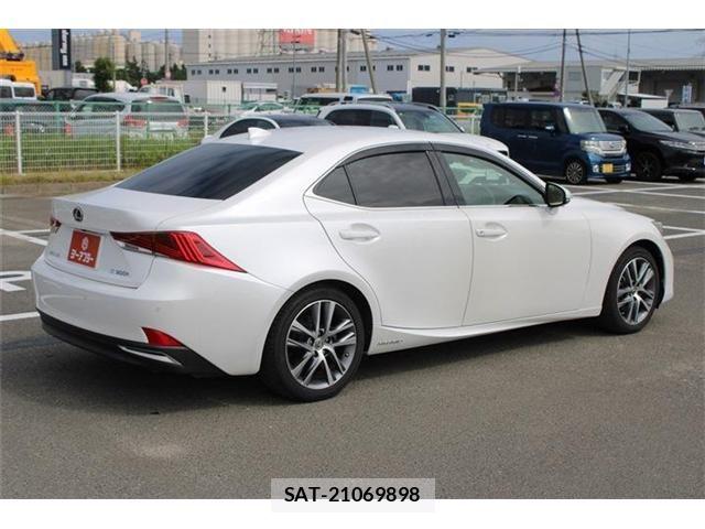 Lexus IS 2016-11 8336543-10