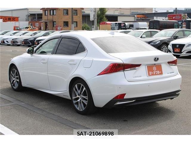 Lexus IS 2016-11 8336543-12