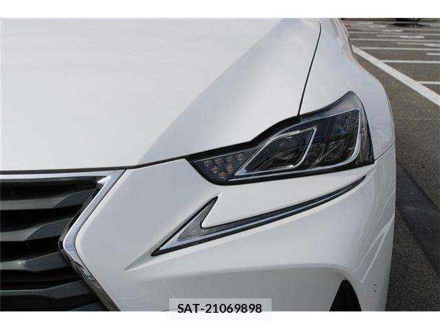 Lexus IS 2016-11 8336543-15