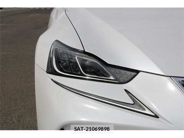 Lexus IS 2016-11 8336543-16