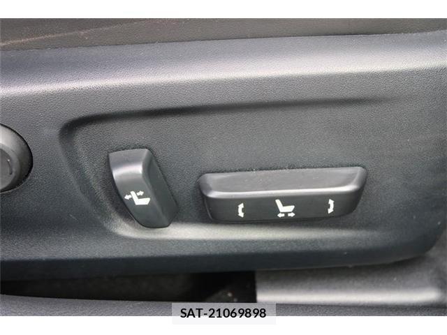 Lexus IS 2016-11 8336543-5