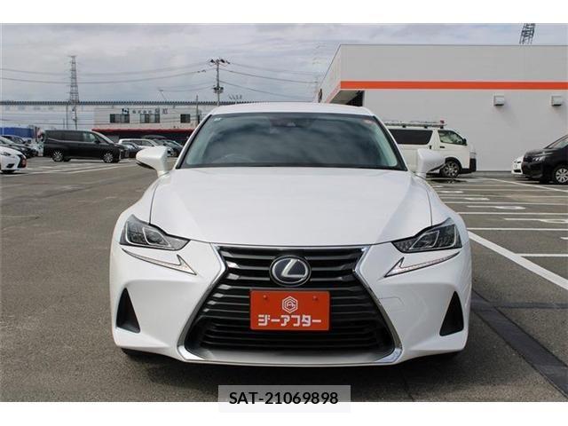 Lexus IS 2016-11 8336543-7