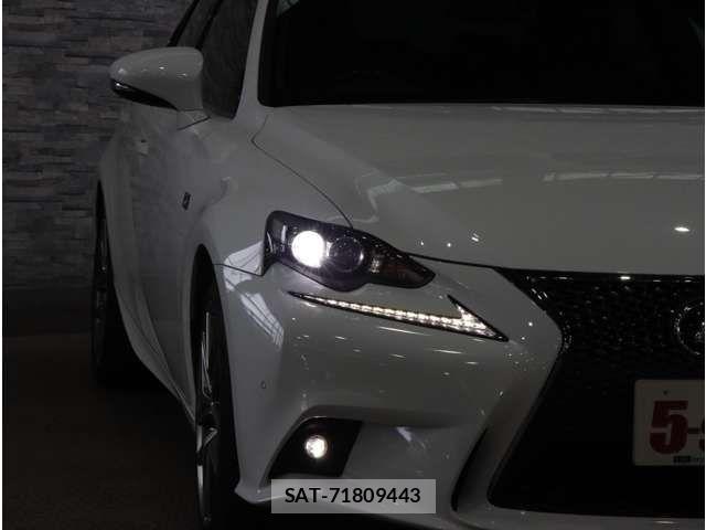 Lexus IS 2016-09 8336544-14