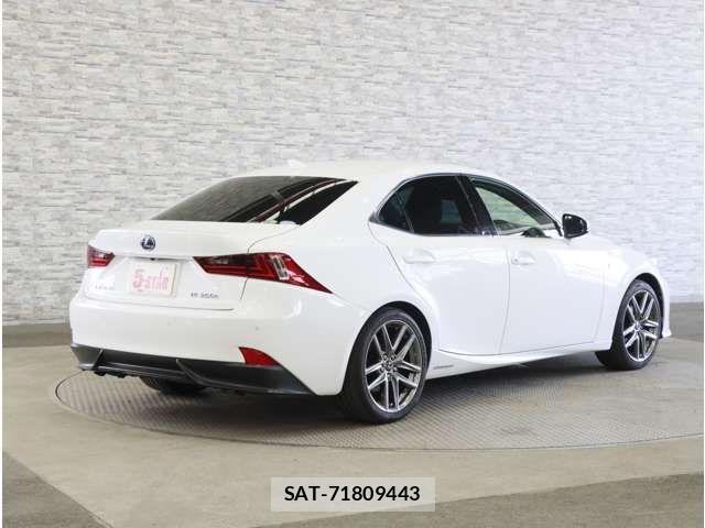 Lexus IS 2016-09 8336544-17