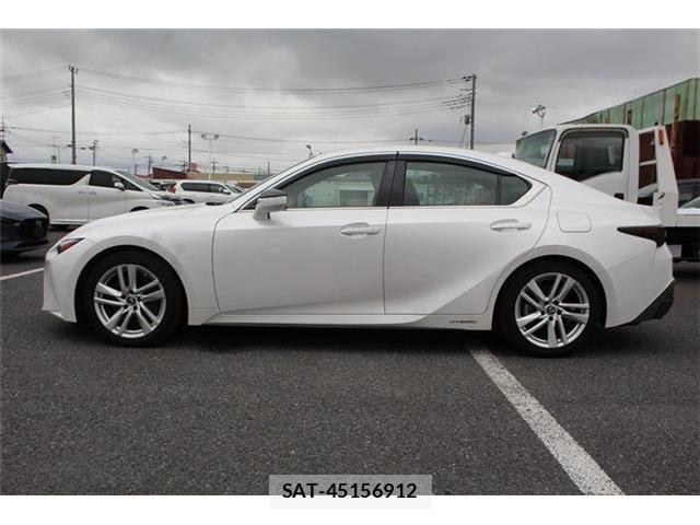 Lexus IS 2021-06 8336539-12