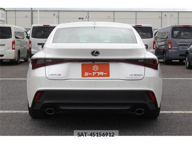 Lexus IS 2021-06 8336539-14