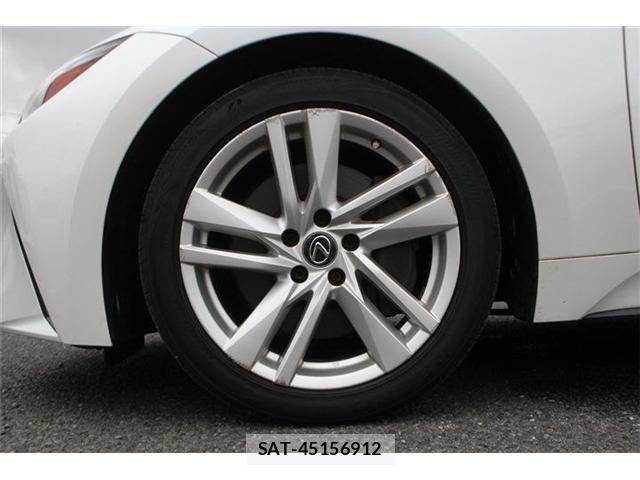 Lexus IS 2021-06 8336539-18