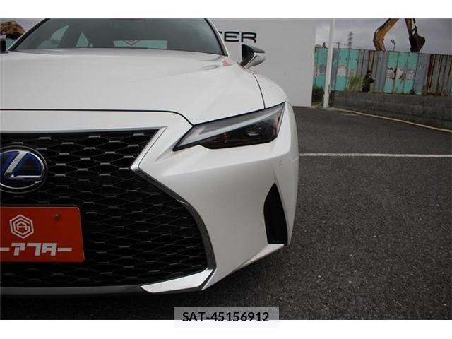 Lexus IS 2021-06 8336539-25