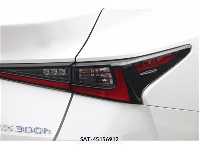 Lexus IS 2021-06 8336539-28