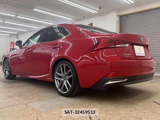 Lexus IS 2017-01 8336542-18