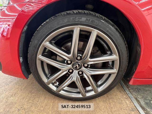 Lexus IS 2017-01 8336542-26
