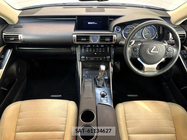 Lexus IS 2014-07 8336547-1