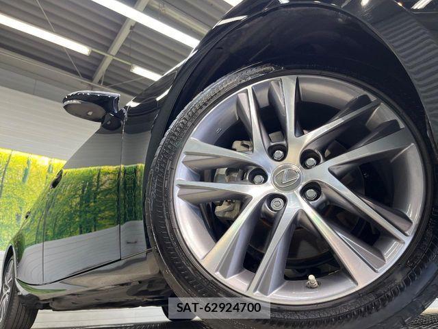 Lexus IS 2020-02 8336538-12