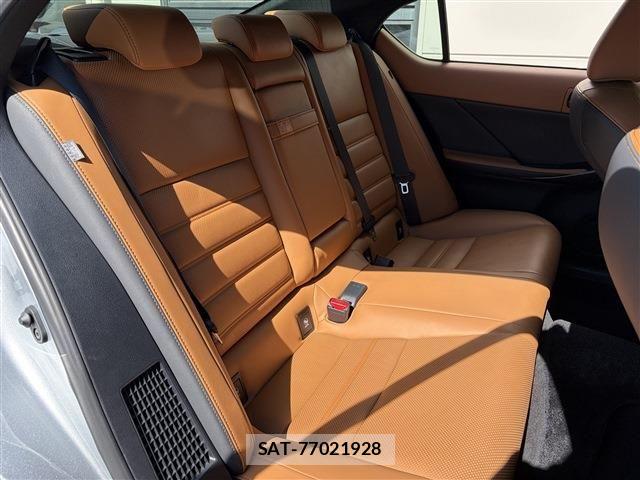 Lexus IS 2023-08 8354842-18