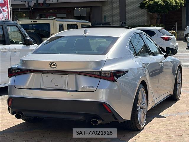 Lexus IS 2023-08 8354842-3