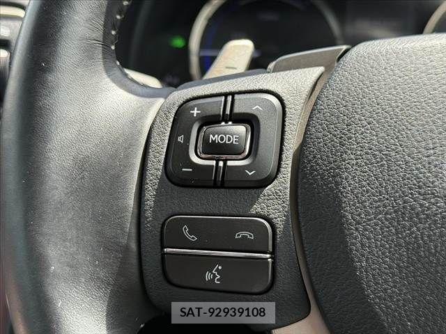 Lexus IS 2018-04 8366716-24