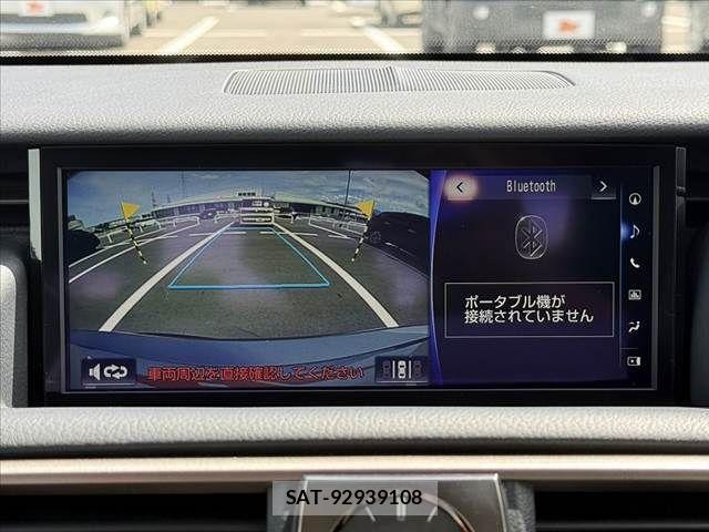 Lexus IS 2018-04 8366716-2