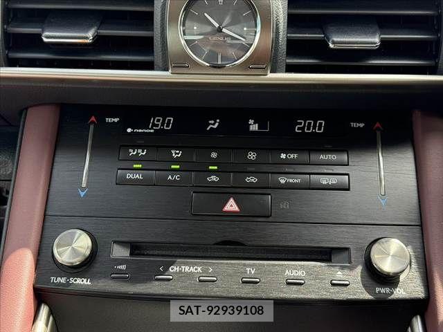 Lexus IS 2018-04 8366716-4
