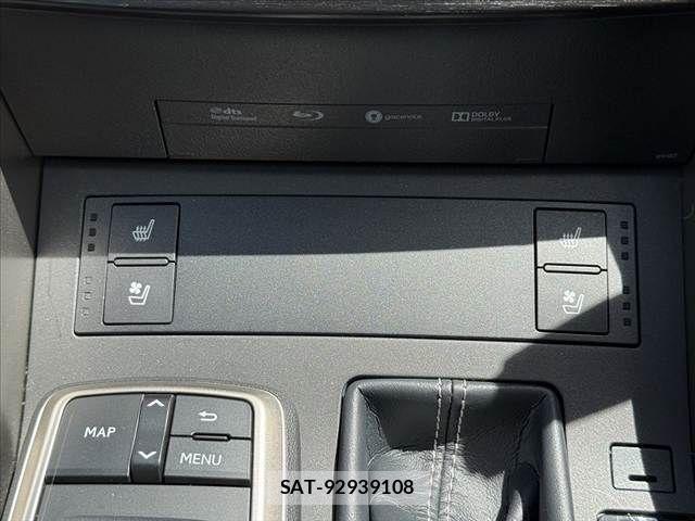 Lexus IS 2018-04 8366716-5